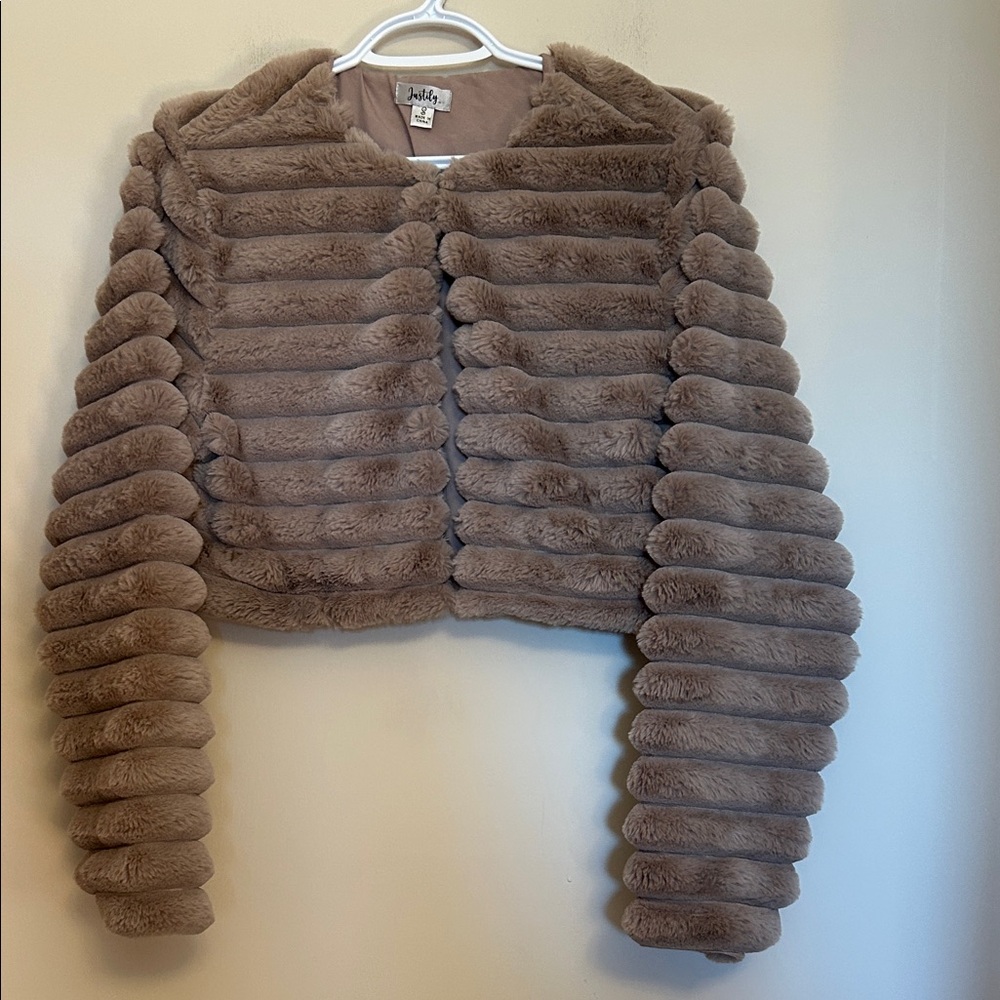 Justify SOFT cutoff teddy jacket hook front long sleeved size S in VG condition
